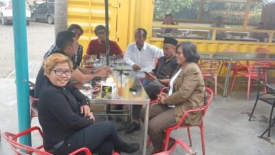 Konsolidasi NGO Lingkungan di sebuah warung kopi di Kota Medan