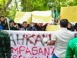 Kondusif, Driver Ojol dan Mahasiswa Warnai Demo di DPRD Langkat